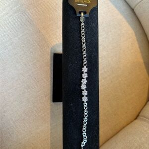 Keena Silver- toned Elegant Silver Floral Bracelet with Crystal Flowers 🌺